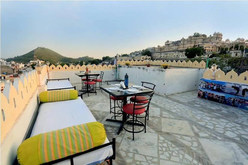 ***  Hotel Janak Niwas Udaipur India